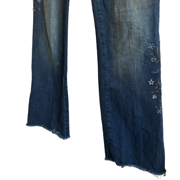 Driftwood Eva Raw Hem Floral Embroidery Jeans, Size 31 - Picture 5 of 10